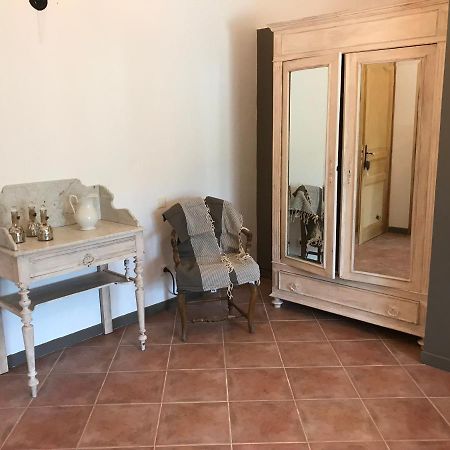 Bastide Campagne Canal Cucuron Bagian luar foto