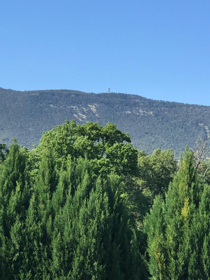 Bastide Campagne Canal Cucuron Bagian luar foto