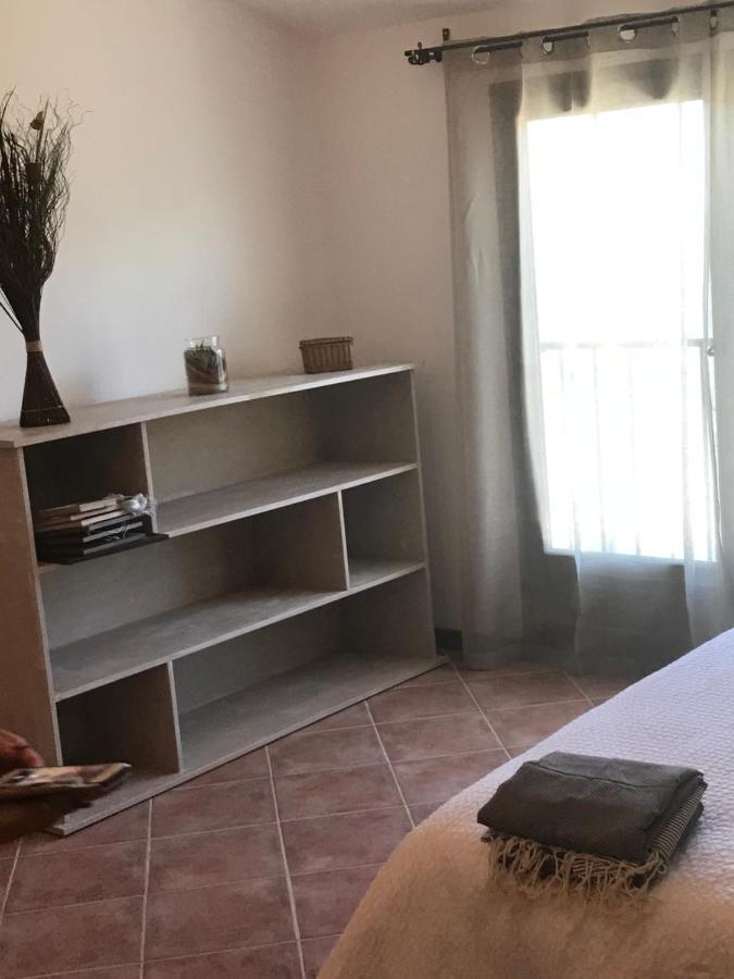 Bastide Campagne Canal Cucuron Bagian luar foto