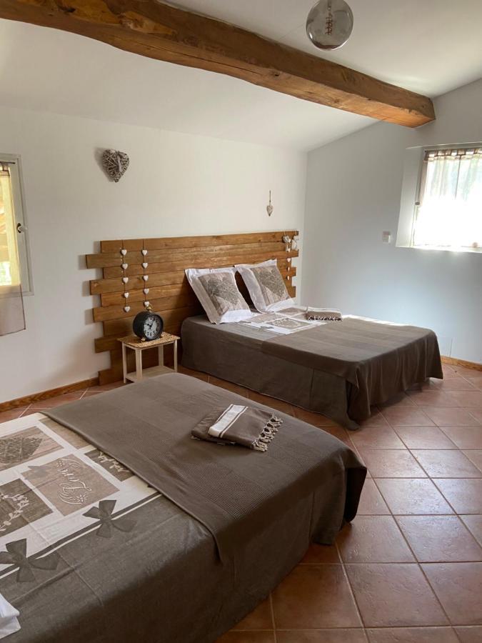 Bastide Campagne Canal Cucuron Bagian luar foto